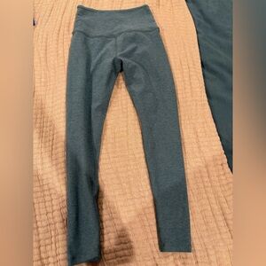 Beyond Yoga Spacedye Midi Green/Teal Leggings Comfortable Stretchy Bottoms